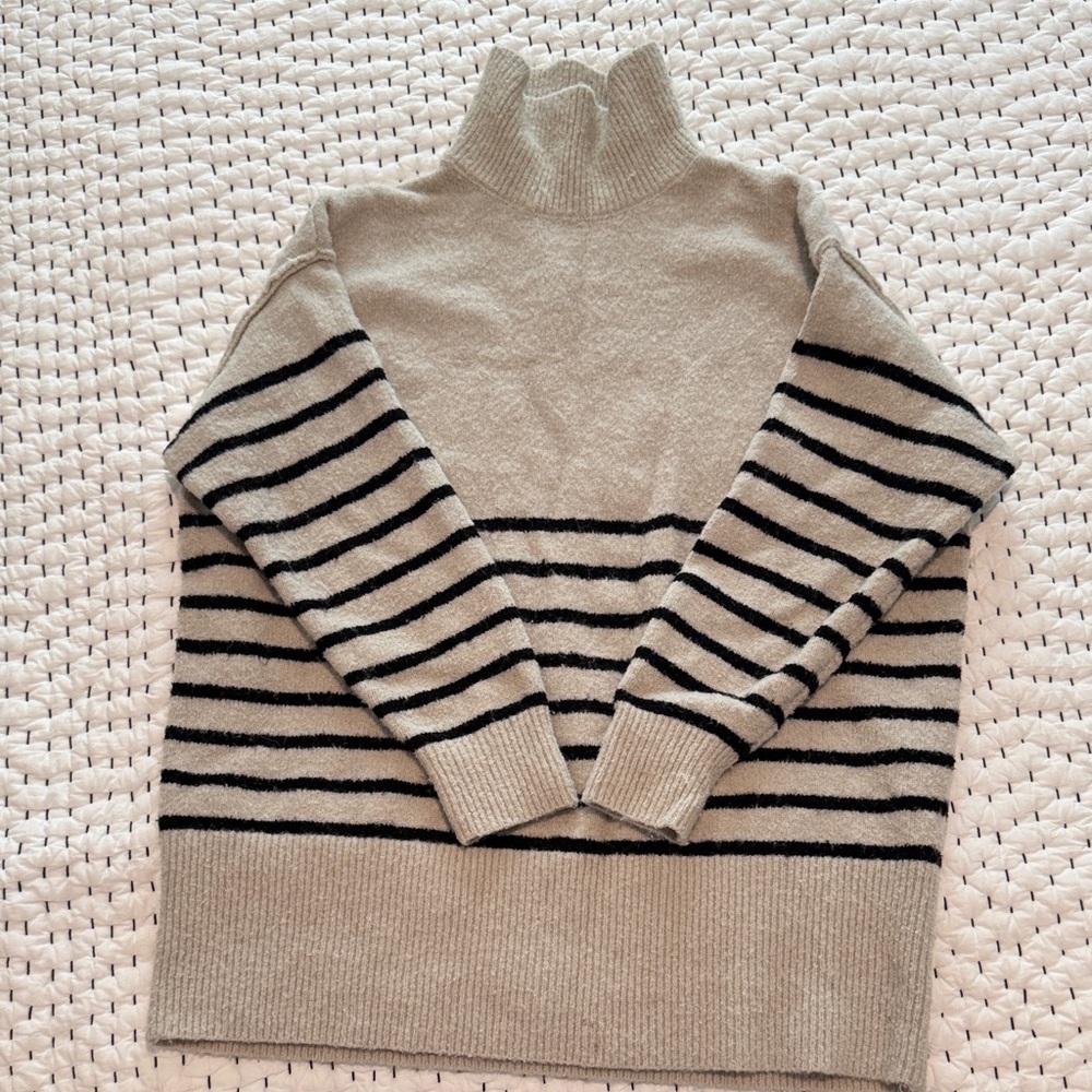 DISSH Cream Knit Sweater